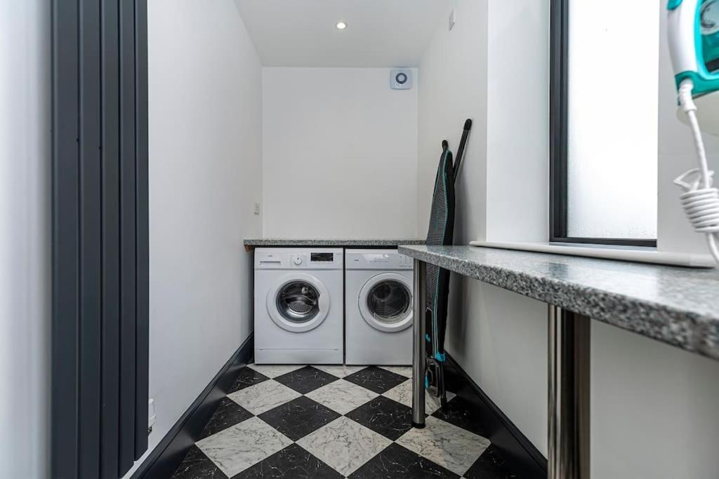 Bootique House - Luxury Group Accommodation In Wakefield Exterior foto